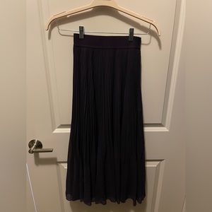 Aritzia Wilfred XS Twirl Pleated Midi Skirt